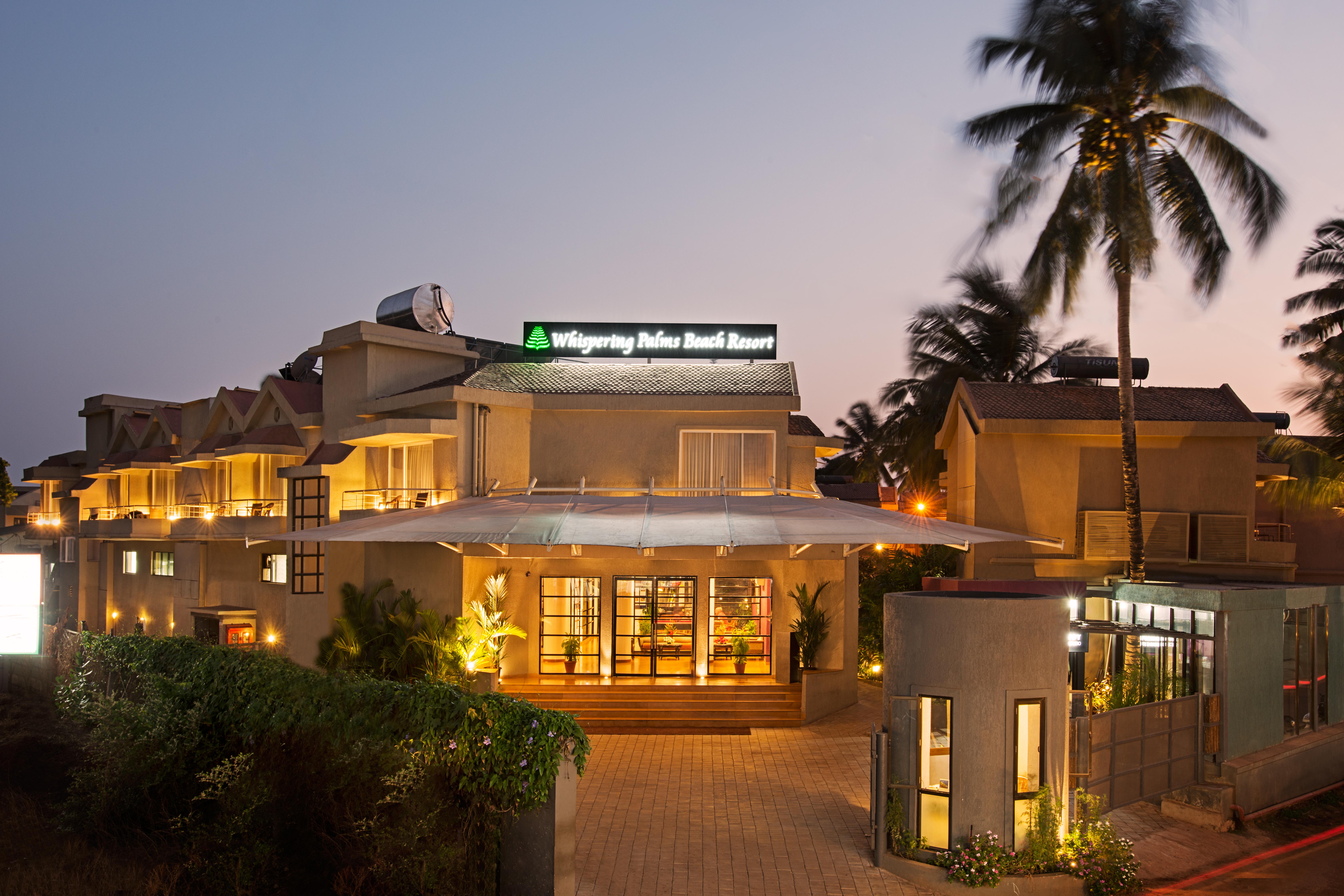 Whispering Palms Beach Resort Candolim Exterior foto